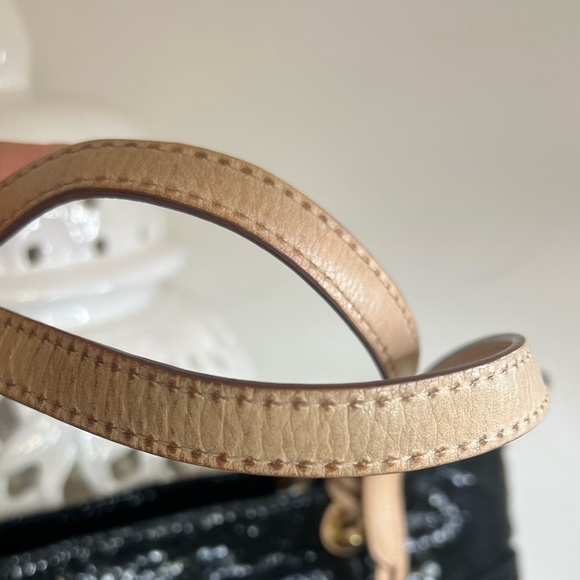 Michael Kors Womens Phyton Black
Glossy Leather Patent Snakeskin
Shoulder Bag - Picture 3 of 10